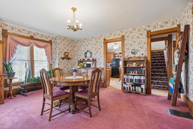 5736 Hammond Avenue, Waterloo, IA 50701