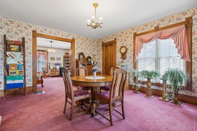 5736 Hammond Avenue, Waterloo, IA 50701