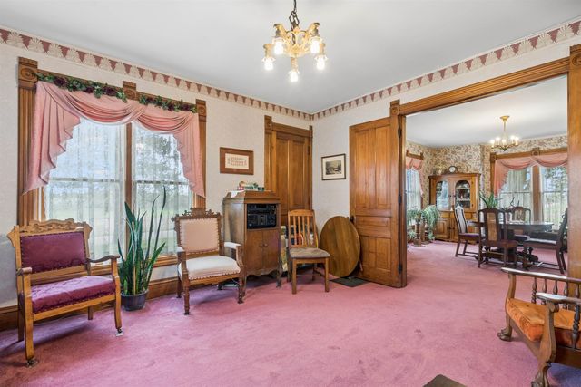 5736 Hammond Avenue, Waterloo, IA 50701