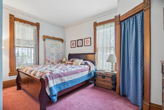 5736 Hammond Avenue, Waterloo, IA 50701