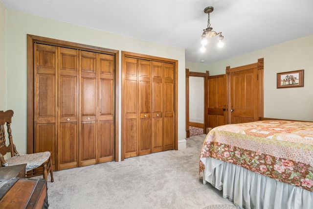 5736 Hammond Avenue, Waterloo, IA 50701