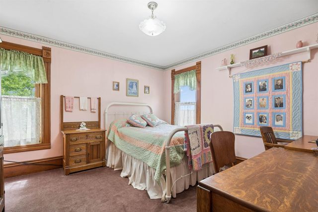 5736 Hammond Avenue, Waterloo, IA 50701