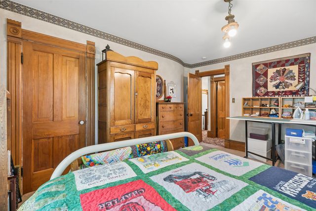 5736 Hammond Avenue, Waterloo, IA 50701