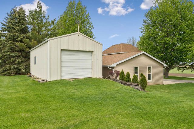 5736 Hammond Avenue, Waterloo, IA 50701