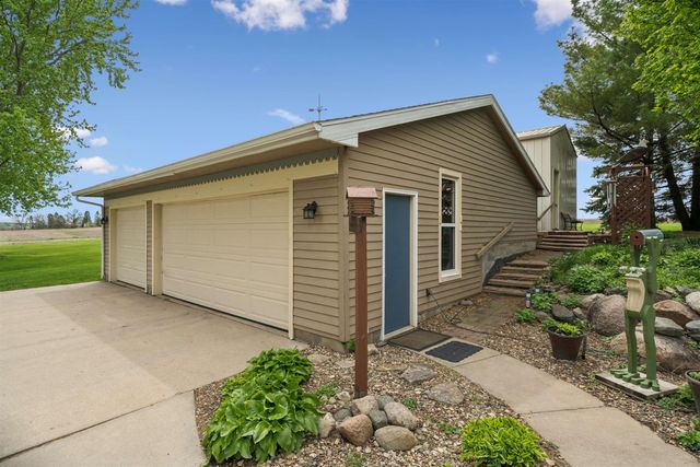 5736 Hammond Avenue, Waterloo, IA 50701
