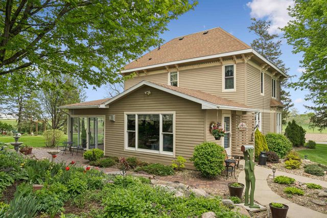 5736 Hammond Avenue, Waterloo, IA 50701