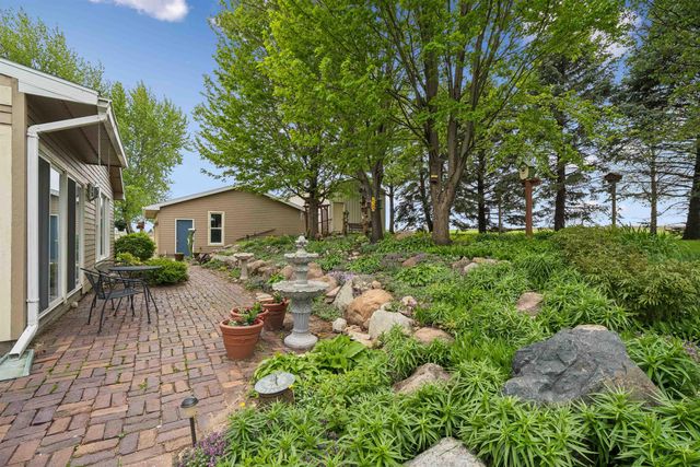 5736 Hammond Avenue, Waterloo, IA 50701