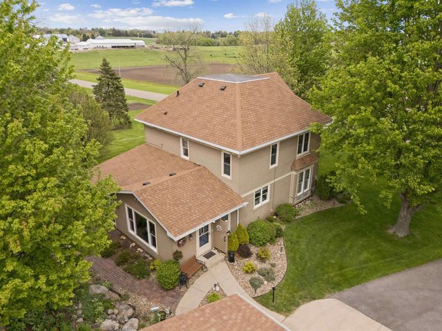 5736 Hammond Avenue, Waterloo, IA 50701
