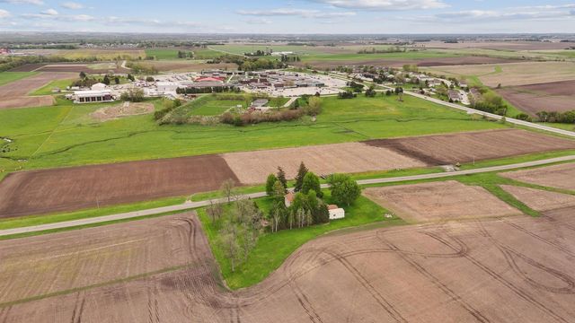 5736 Hammond Avenue, Waterloo, IA 50701