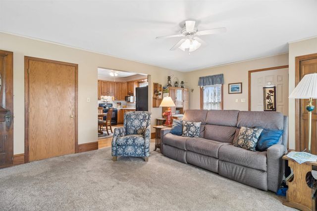 5736 Hammond Avenue, Waterloo, IA 50701