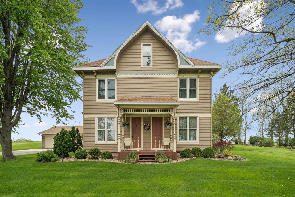 5736 Hammond Avenue, Waterloo, IA 50701