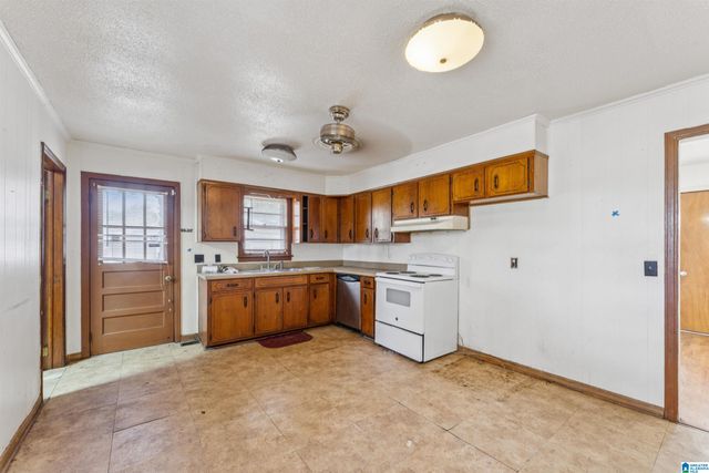 2321 CIRCLE DRIVE, Hueytown, AL 35023