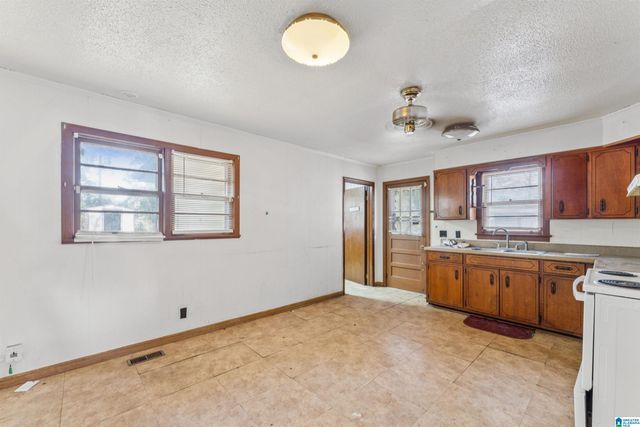 2321 CIRCLE DRIVE, Hueytown, AL 35023