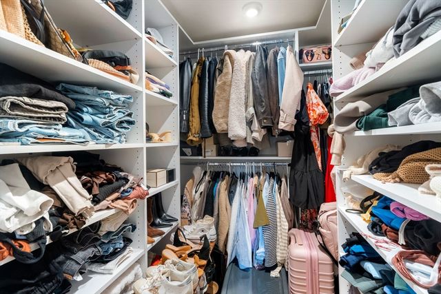 7 S Stone Mill Drive 403, Dedham, MA 02026