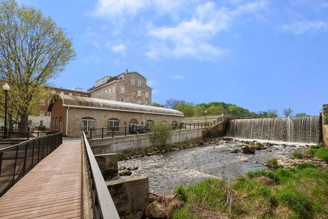 7 S Stone Mill Drive 403, Dedham, MA 02026