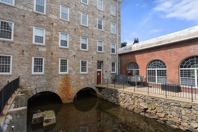 7 S Stone Mill Drive 403, Dedham, MA 02026