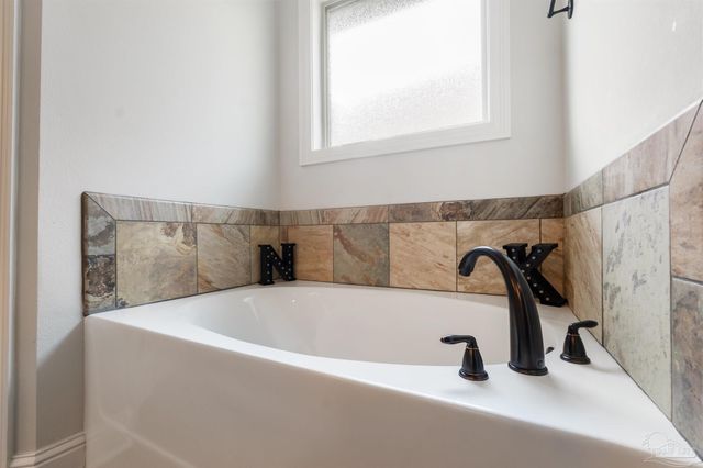 4807 Foxtail Palm Dr, Gulf Breeze, FL 32563