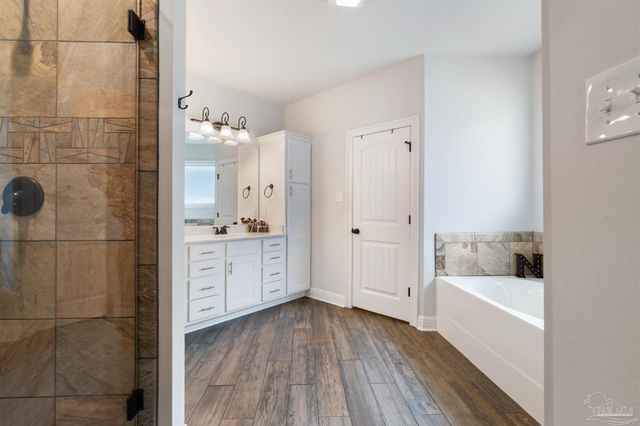 4807 Foxtail Palm Dr, Gulf Breeze, FL 32563