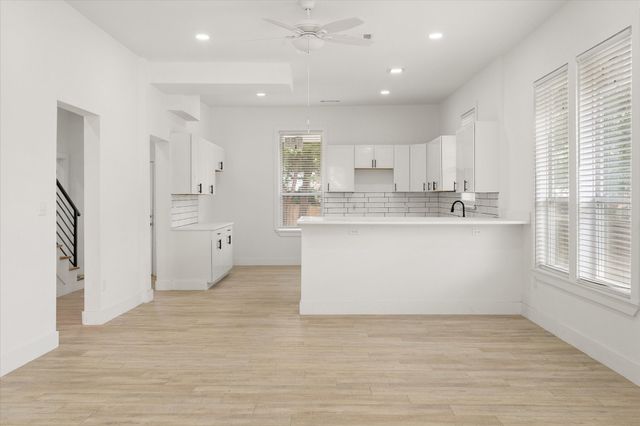 1414 W 2nd Avenue, Corsicana, TX 75110