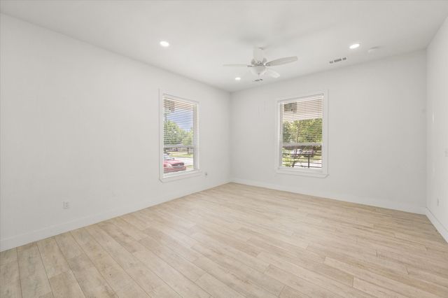 1414 W 2nd Avenue, Corsicana, TX 75110