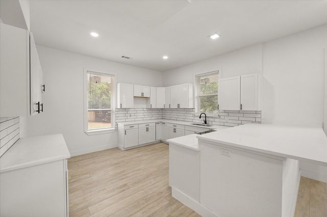 1414 W 2nd Avenue, Corsicana, TX 75110
