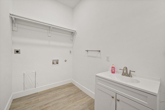 1414 W 2nd Avenue, Corsicana, TX 75110