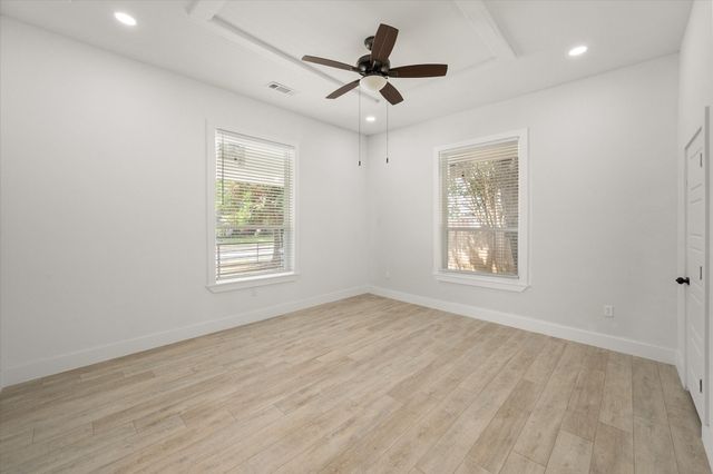 1414 W 2nd Avenue, Corsicana, TX 75110