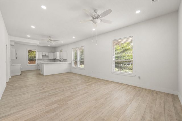 1414 W 2nd Avenue, Corsicana, TX 75110