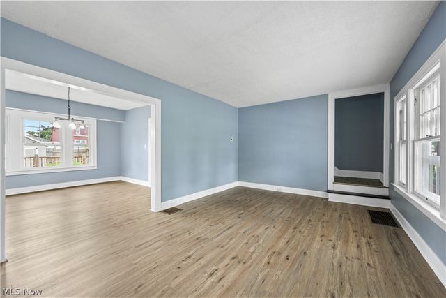 3014 Oak Park Avenue, Cleveland, OH 44109