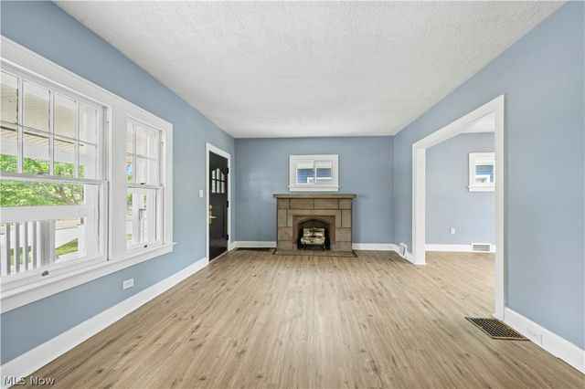 3014 Oak Park Avenue, Cleveland, OH 44109