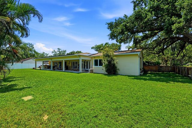 6000 2ND STREET S, St Petersburg, FL 33705
