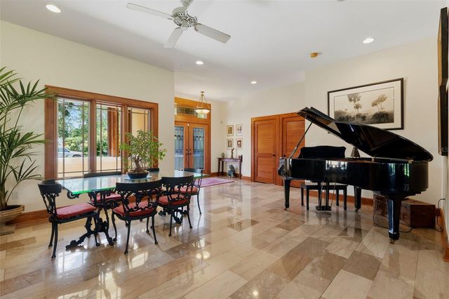 6000 2ND STREET S, St Petersburg, FL 33705