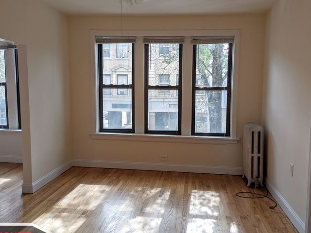 2704 N Sawyer Avenue 207, Chicago, IL 60647