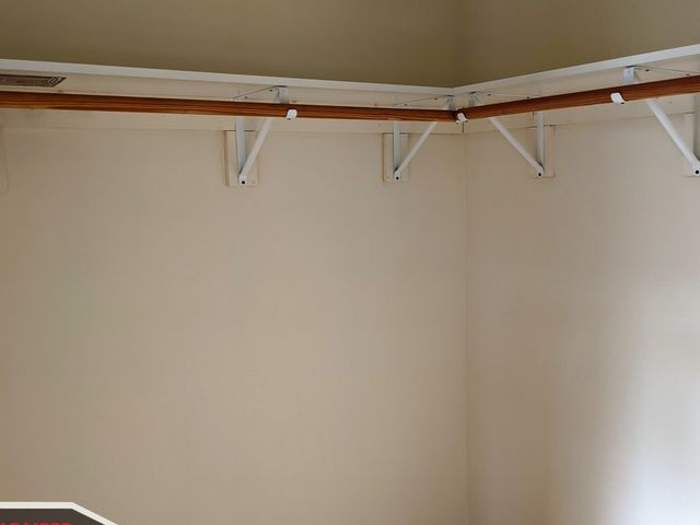 2704 N Sawyer Avenue 207, Chicago, IL 60647