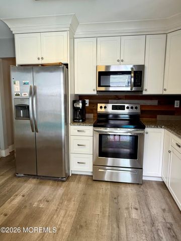 808B Westminster Court, Manchester, NJ 08759