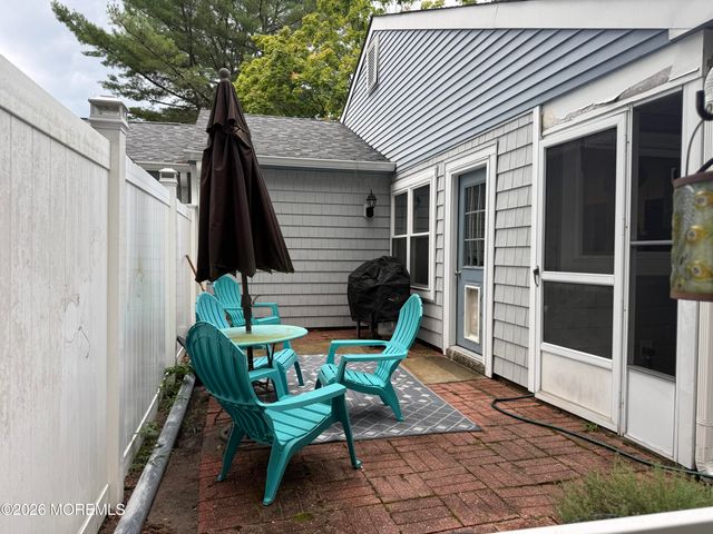 808B Westminster Court, Manchester, NJ 08759