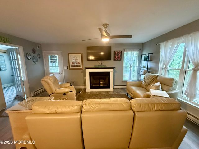 808B Westminster Court, Manchester, NJ 08759
