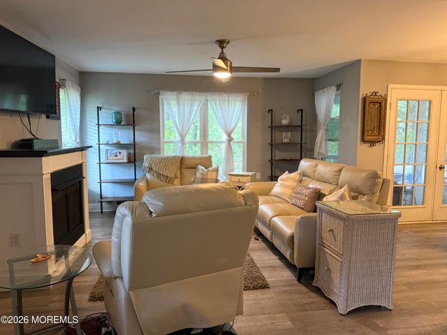 808B Westminster Court, Manchester, NJ 08759