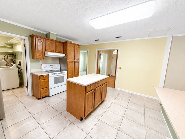 2001 Saddlewood Trl, Dothan, AL 36301