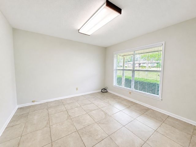 2001 Saddlewood Trl, Dothan, AL 36301