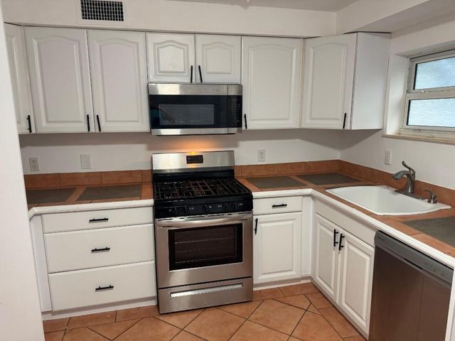 4802 N Flagler Drive 1, West Palm Beach, FL 33407