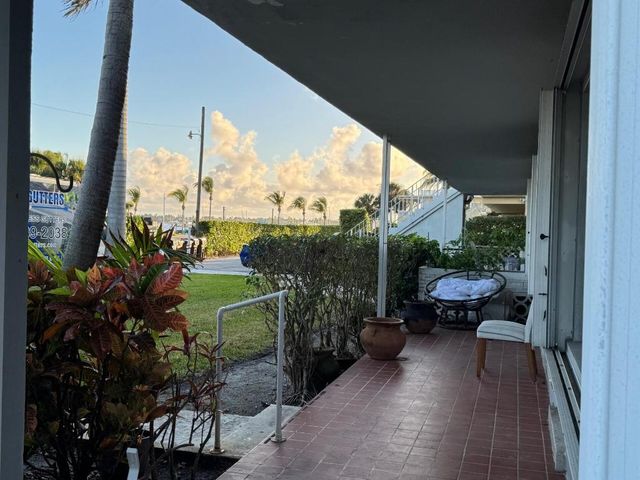 4802 N Flagler Drive 1, West Palm Beach, FL 33407