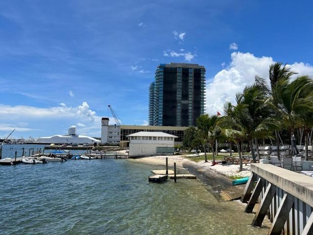 4802 N Flagler Drive 1, West Palm Beach, FL 33407