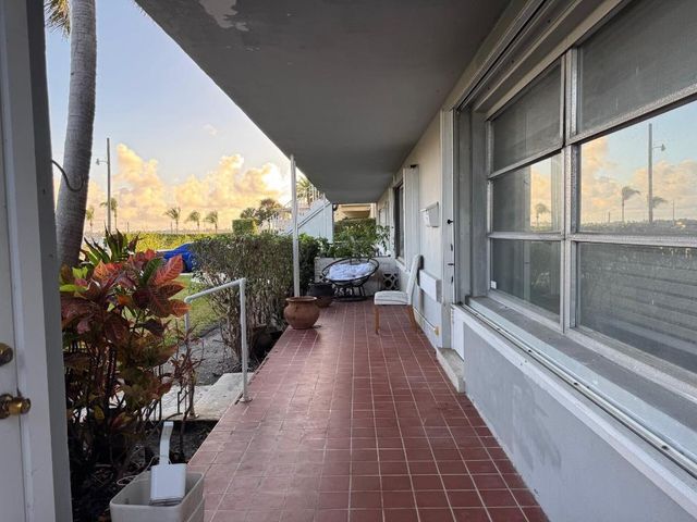 4802 N Flagler Drive 1, West Palm Beach, FL 33407