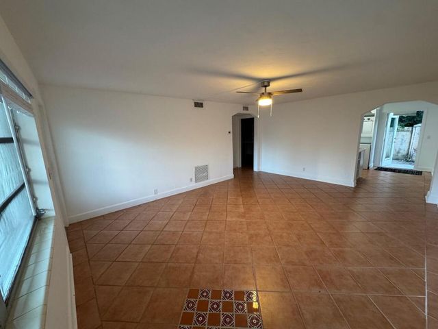 4802 N Flagler Drive 1, West Palm Beach, FL 33407