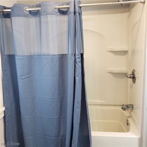 5411 Columbus Road NE, Louisville, OH 44641