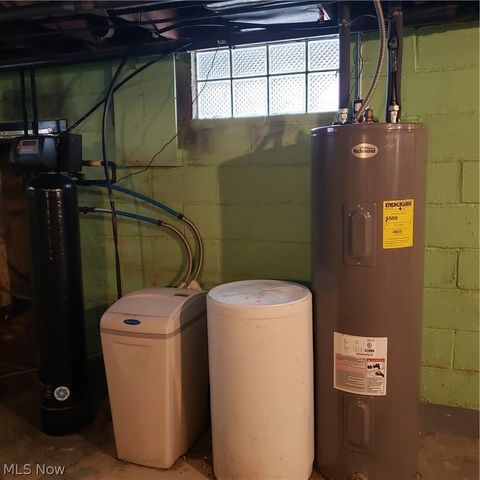 5411 Columbus Road NE, Louisville, OH 44641