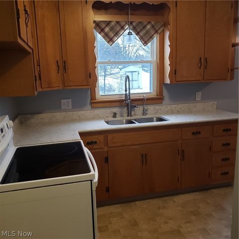 5411 Columbus Road NE, Louisville, OH 44641