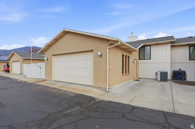 5558 S 1025 E, South Ogden, UT 84405