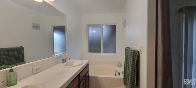 13208 Cheyenne Mountain Drive, Bakersfield, CA 93314